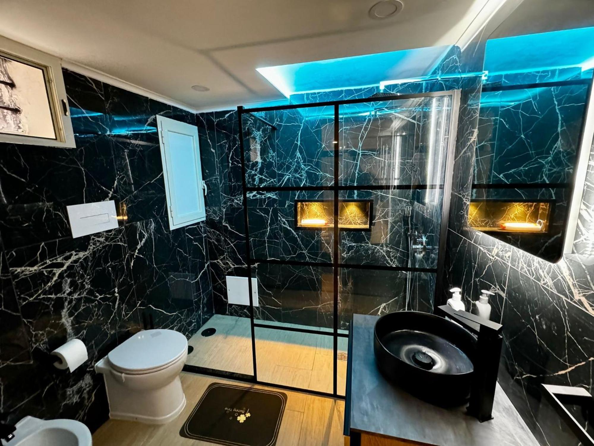 Fl Black Diamond Napoli Bagian luar foto
