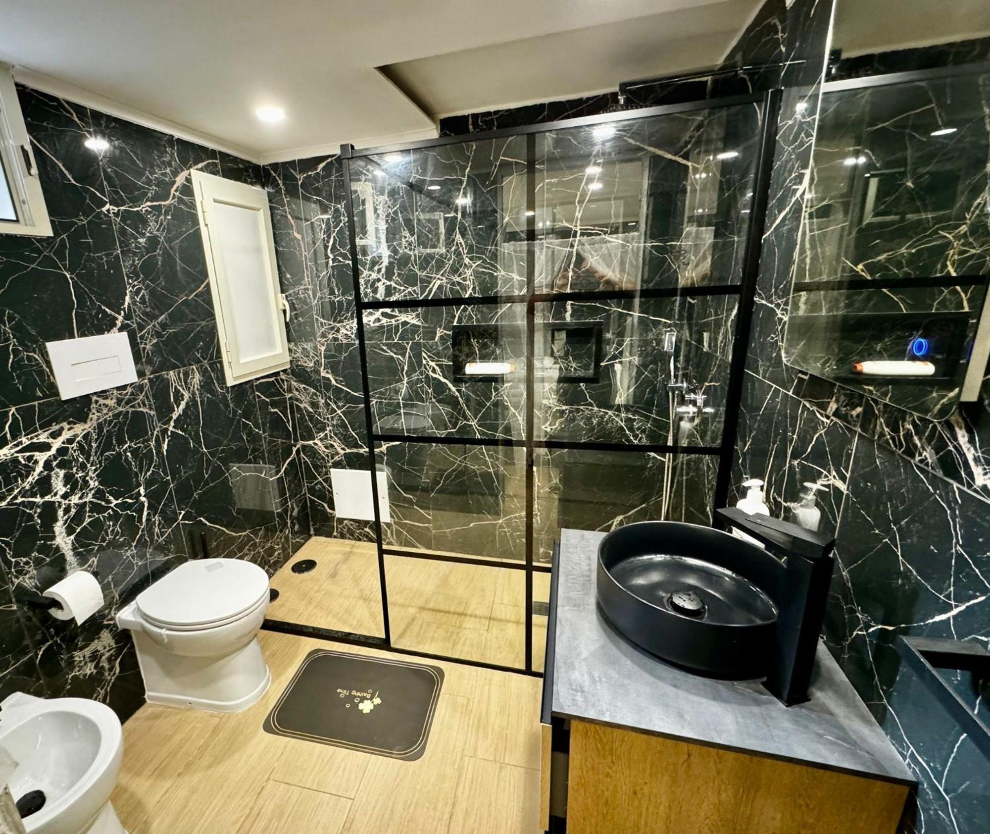 Fl Black Diamond Napoli Bagian luar foto